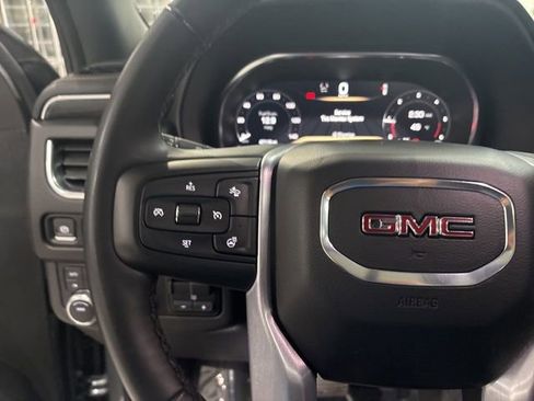 Used 2023 GMC Yukon XL SLT w/ SLT Premium Package image 19