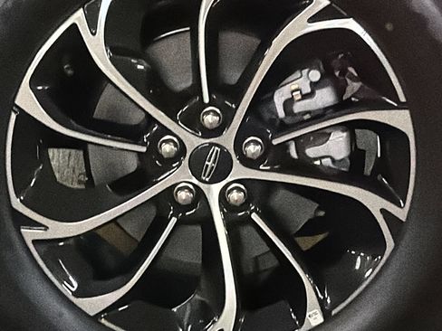 New 2026 Lincoln Nautilus Premier AWD/4WD image 5