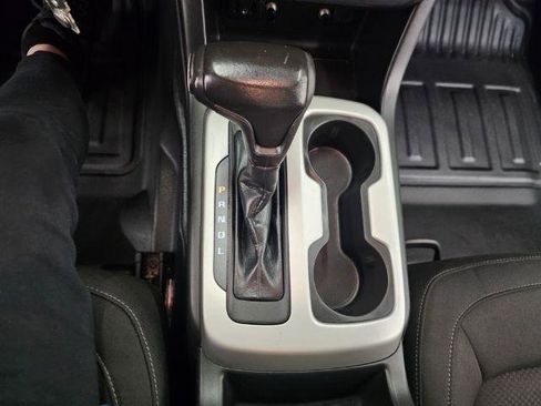 Used 2021 Chevrolet Colorado LT w/ Fleet Safety Package AWD/4WD image 17