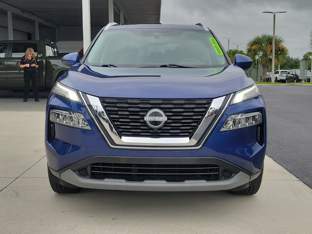 Used 2023 Nissan Rogue SV w/ SV Premium B Package AWD/4WD image 2