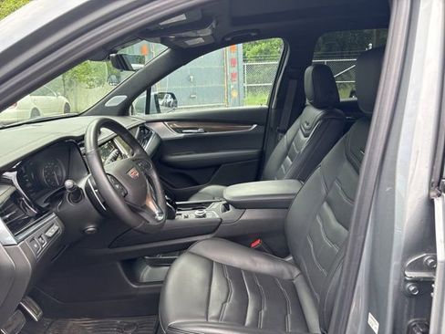 Used 2024 Cadillac XT6 Sport w/ Platinum Package image 14