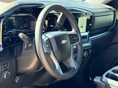 Used 2024 Chevrolet Silverado 2500 LT image 19