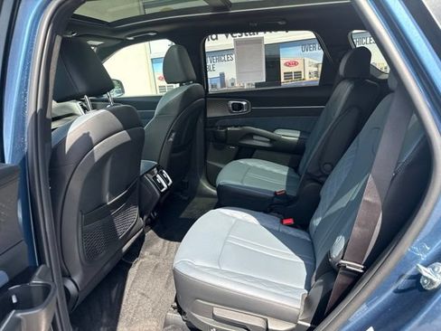 Certified 2025 Kia Sorento SX Prestige AWD/4WD image 18