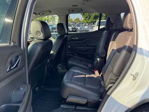 Used 2019 GMC Acadia SLT w/ LPO, Floor Liner Package AWD/4WD image 10