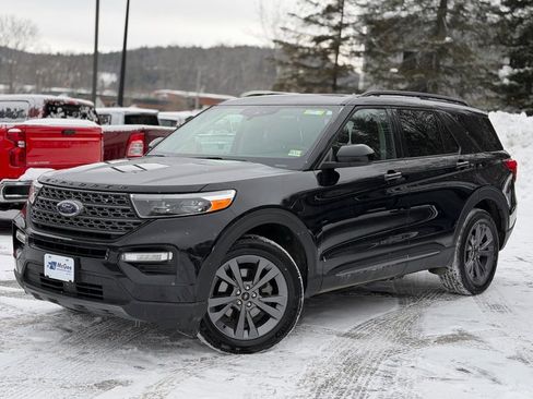 Used 2023 Ford Explorer XLT w/ Equipment Group 202A image 1