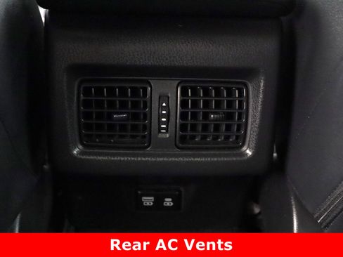 Used 2025 Toyota Camry SE w/ Convenience Package image 29