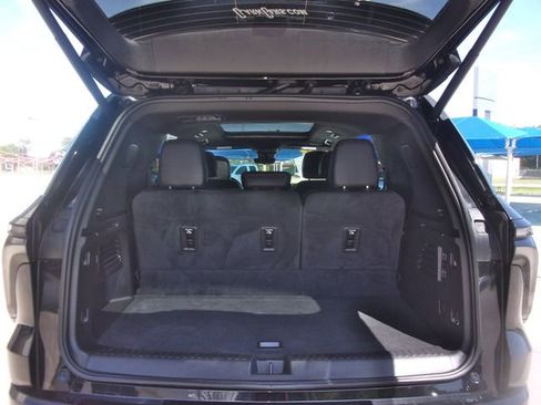 Used 2025 Chevrolet Traverse RS w/ LPO, Floor Liner Package AWD/4WD image 31