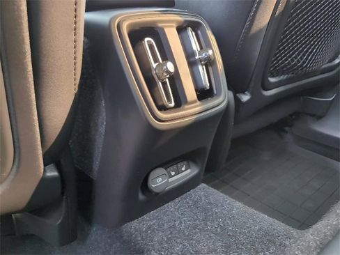 Used 2023 Volvo XC40 Recharge Ultimate w/ Protection Package Premier image 37