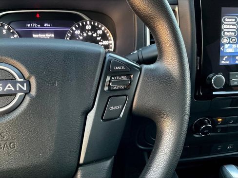Used 2022 Nissan Frontier SV image 19