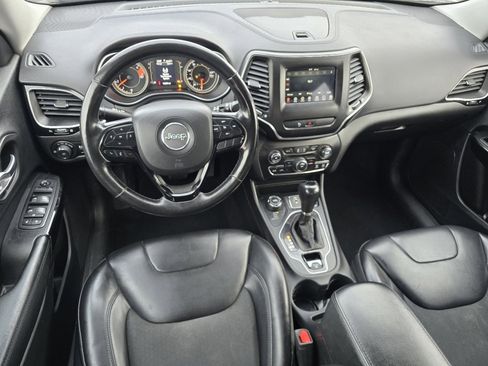 Used 2019 Jeep Cherokee Latitude Plus image 23