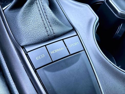 Used 2023 Toyota Camry SE image 31