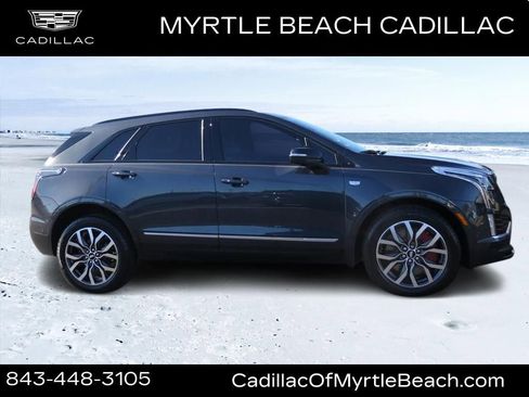 Used 2023 Cadillac XT5 Sportv w/ Technology Package image 2