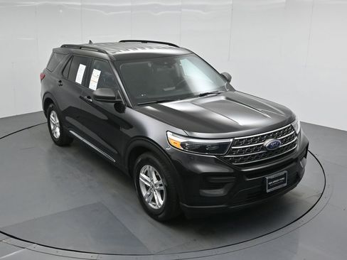 Certified 2022 Ford Explorer XLT image 42