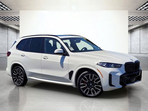 Used 2025 BMW X5 xDrive40i w/ M Sport Package AWD/4WD image 2