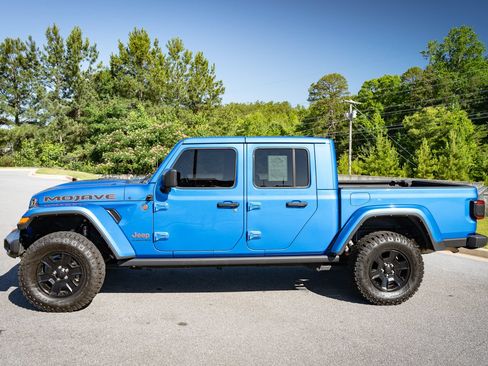 Used 2023 Jeep Gladiator Mojave w/ LED Lighting Group AWD/4WD image 5