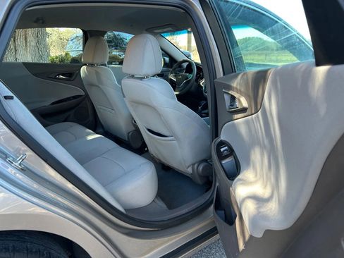 Used 2022 Chevrolet Malibu LT image 8