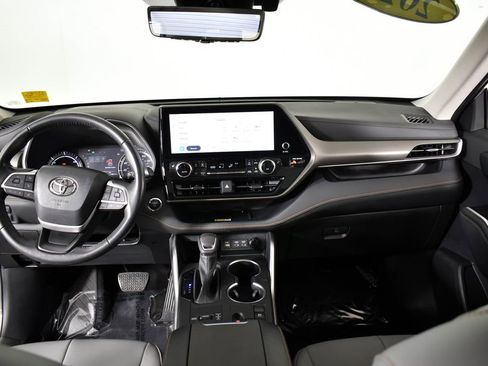Used 2023 Toyota Highlander Bronze Edition image 39