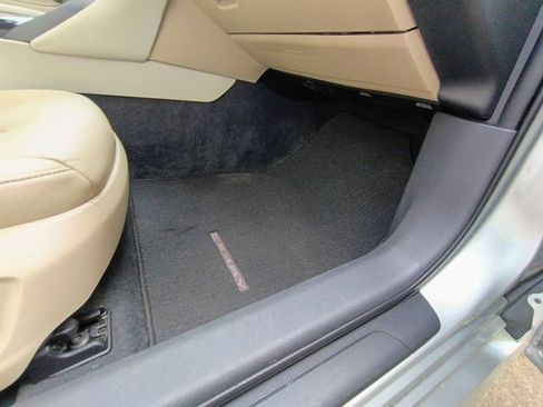 Used 2018 Toyota Camry XLE image 41