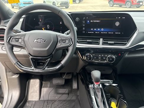 New 2026 Chevrolet Trax RS w/ Sunroof Package FWD image 7