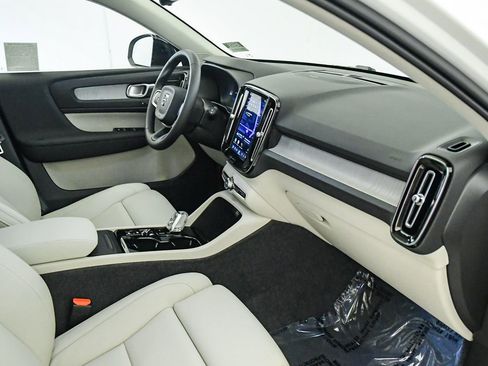 Certified 2026 Volvo XC40 B5 Ultra w/ Climate Package AWD/4WD image 16