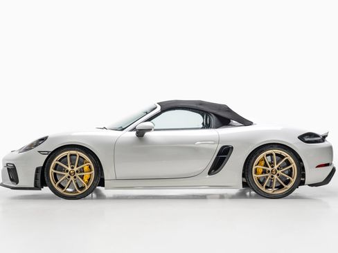Used 2020 Porsche 718 Boxster Spyder RWD image 11