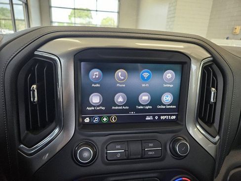 Used 2021 Chevrolet Silverado 1500 LT AWD/4WD image 22
