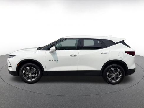 Used 2025 Chevrolet Blazer LT FWD image 8