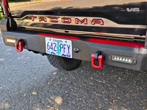 Used 2019 Toyota Tacoma TRD Off-Road w/ Technology Package AWD/4WD image 31