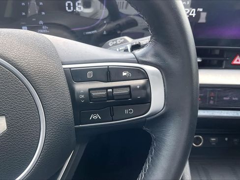Used 2023 Kia Sportage EX FWD image 23