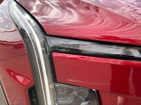 Used 2024 Cadillac XT4 Premium Luxury w/ Active Safety Package FWD image 31