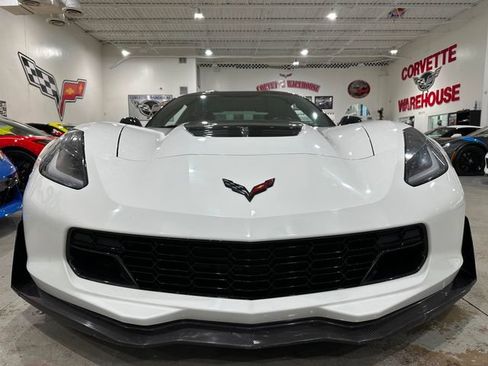 Used 2015 Chevrolet Corvette Z06 w/ 3LZ Preferred Equipment Group RWD image 17