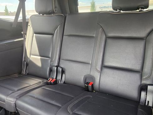 Used 2023 GMC Yukon XL SLT AWD/4WD image 12
