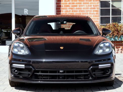 Used 2022 Porsche Panamera GTS AWD/4WD image 2