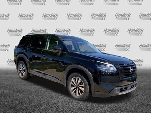 Used 2022 Nissan Pathfinder SL w/ Lighting Package (N92) AWD/4WD image 2