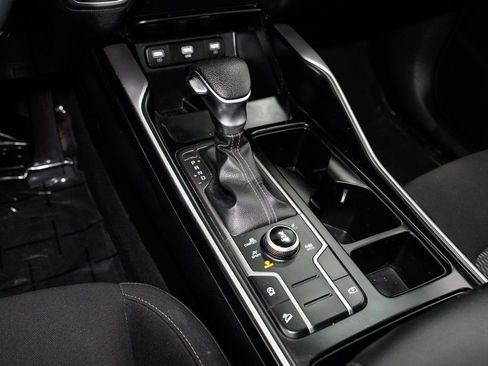 Used 2023 Kia Sorento LX image 20