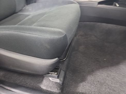 Used 2015 Toyota RAV4 LE AWD/4WD image 28