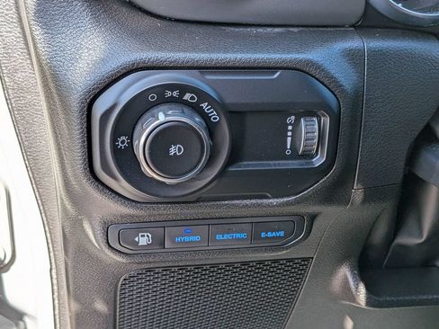 Used 2023 Jeep Wrangler Unlimited w/ Sun & Screen Package AWD/4WD image 13