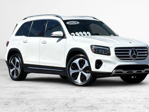 Used 2024 Mercedes-Benz GLB 250 image 2