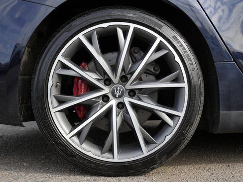 Used 2021 Maserati Ghibli S image 11