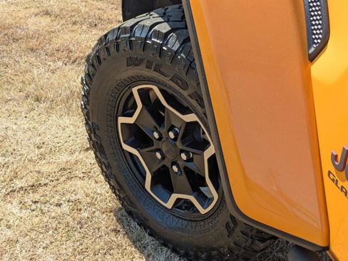 Used 2021 Jeep Gladiator Rubicon image 9