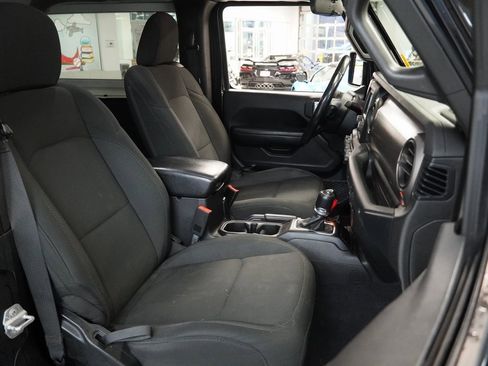 Used 2018 Jeep Wrangler Sport image 26
