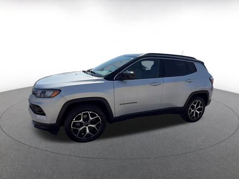 Used 2025 Jeep Compass Limited AWD/4WD image 8