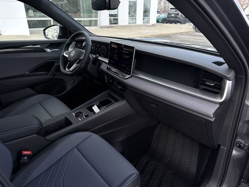 New 2026 Volkswagen Tiguan SE R-Line image 30