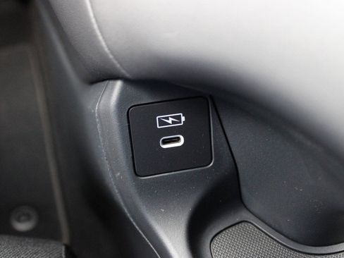 New 2026 Honda HR-V LX image 39