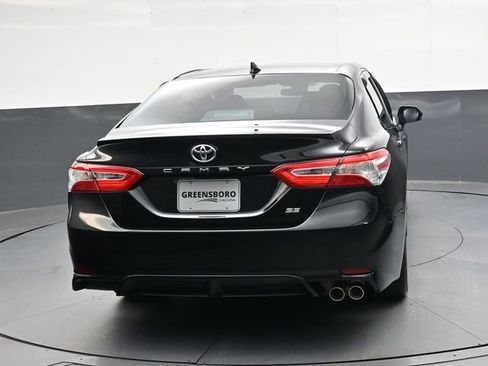 Used 2020 Toyota Camry SE image 4