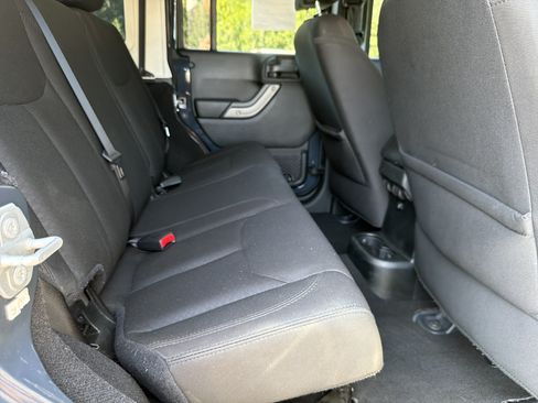 Used 2018 Jeep Wrangler Unlimited Sport S AWD/4WD image 18