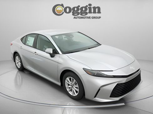 Used 2026 Toyota Camry LE w/ Convenience Package FWD image 26
