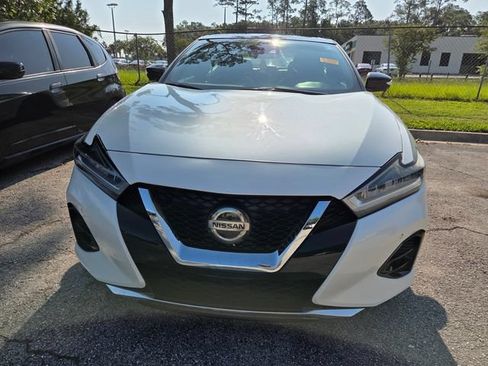 Used 2020 Nissan Maxima SR w/ Sport Mat Group FWD image 2
