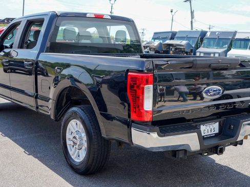 Used 2018 Ford F250 XL w/ STX Appearance Package RWD image 4