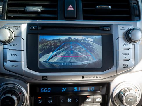 Used 2014 Toyota 4Runner Limited image 31